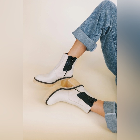 Free People James Chelsea Boots - Picture 6 of 15